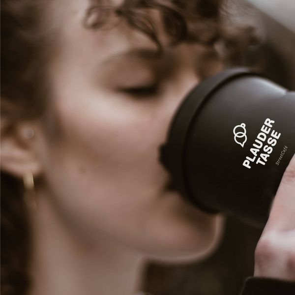 Logo auf Kaffeebecher